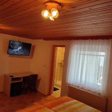 Gostilna Pension Blegos Поляне-над-Шкофьо Локо Екстер'єр фото