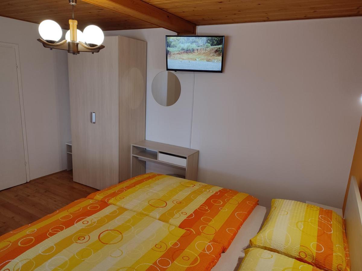 Gostilna Pension Blegos Поляне-над-Шкофьо Локо Екстер'єр фото