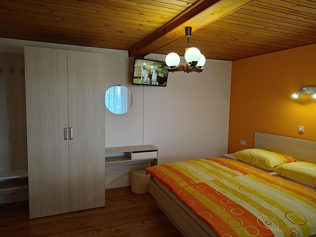 Gostilna Pension Blegos Поляне-над-Шкофьо Локо Екстер'єр фото