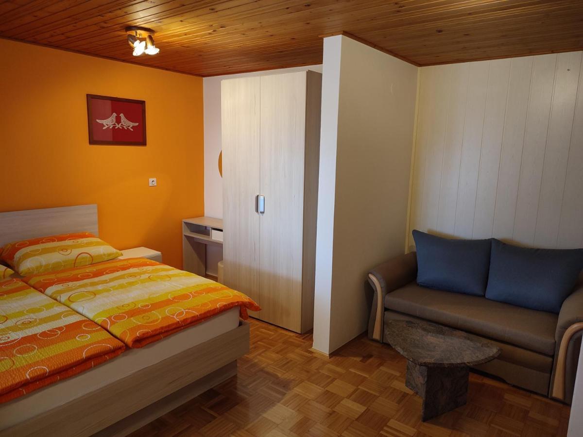 Gostilna Pension Blegos Поляне-над-Шкофьо Локо Екстер'єр фото